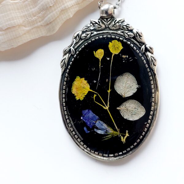 Camafeo con flores naturales