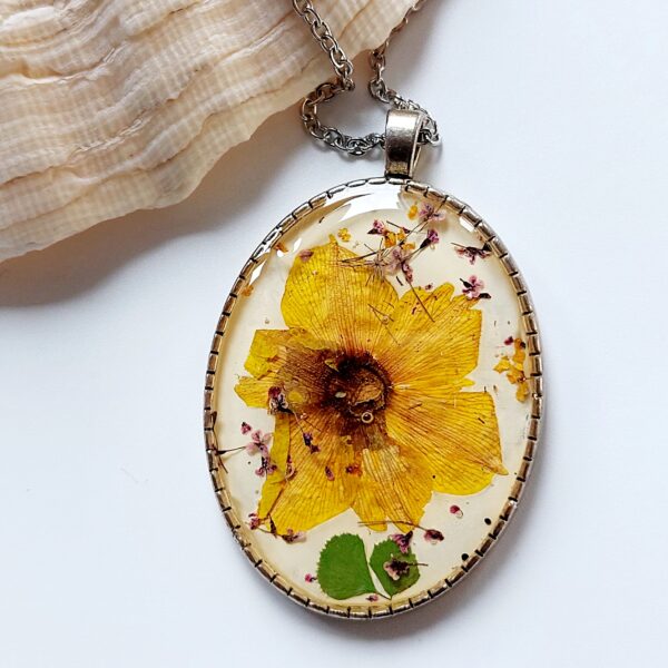 Camafeo con flores naturales