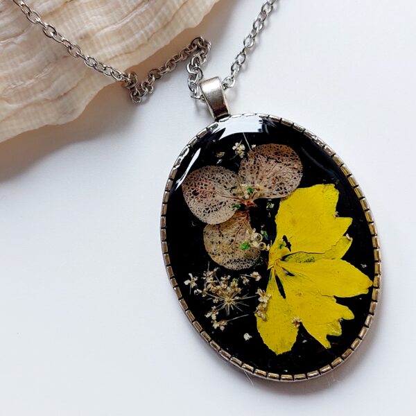Camafeo con flores naturales