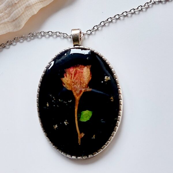 Camafeo con flores naturales