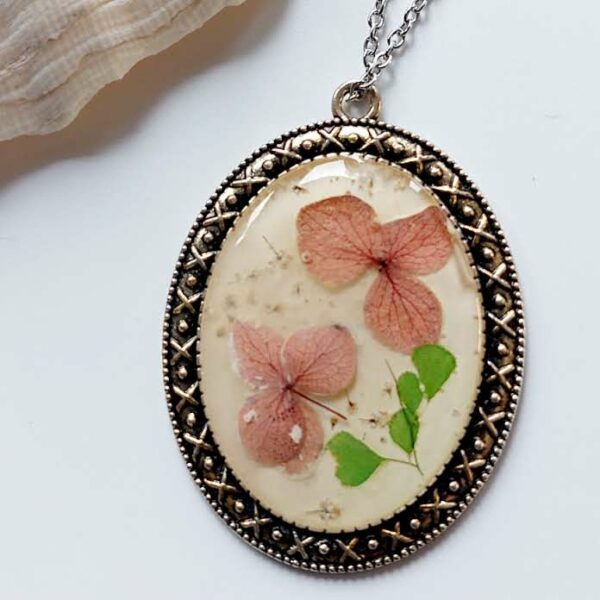 Camafeo con flores naturales